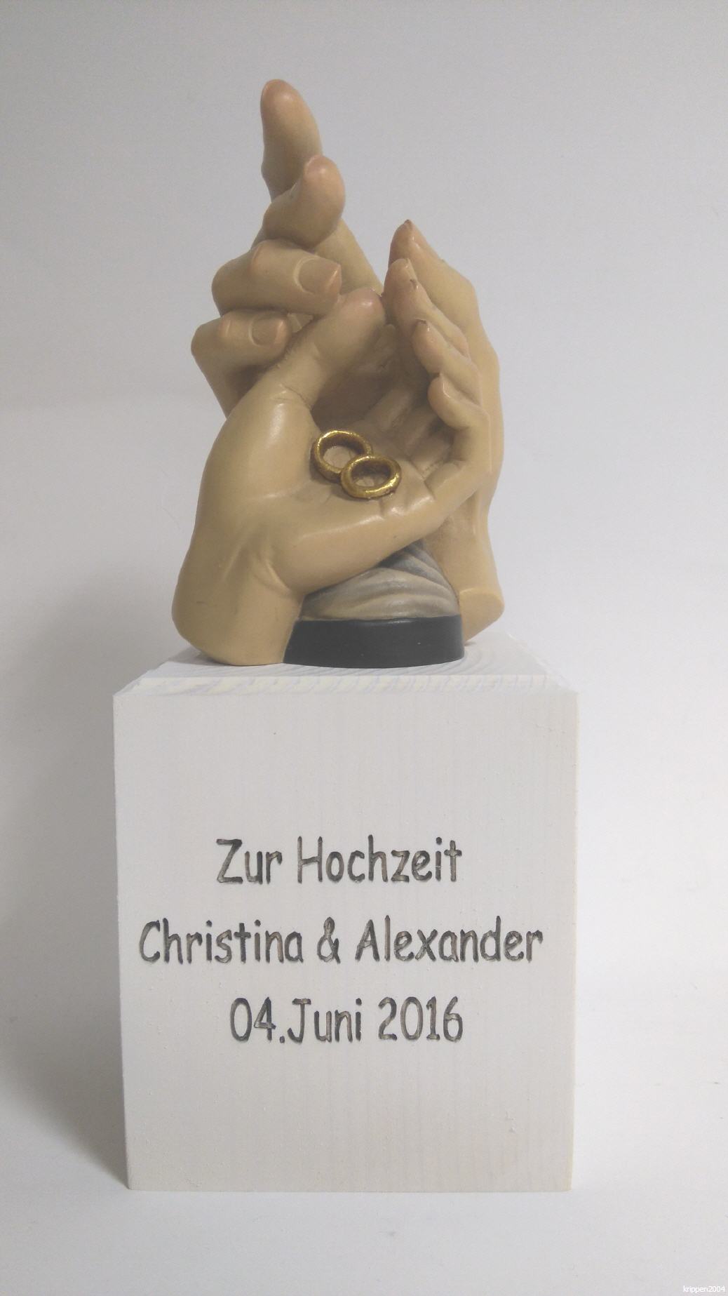 Moderner Holzsockel zur Hochzeit