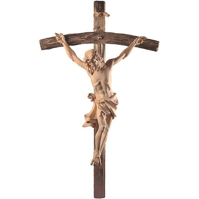 alpenchristus linde mit gebogenem balken holzkreuz corpus jesus holz