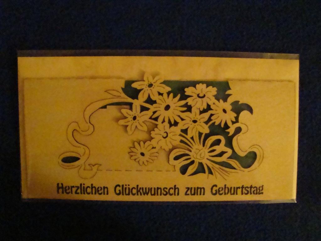 Holzklappkarte mit Blumenstrauß