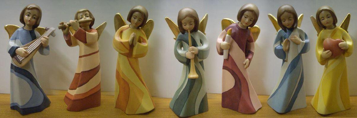 Holzengel in moderner Bemalung bei holzfiguren2004