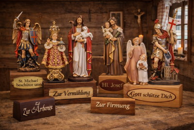 Gravursockel aus eigener Werkstatt - Holzfiguren2004- Brunhilde Putz