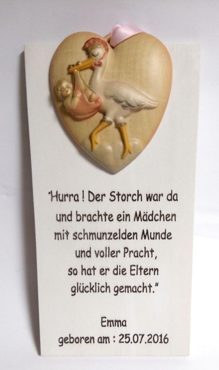 Holztafel mit Storch
