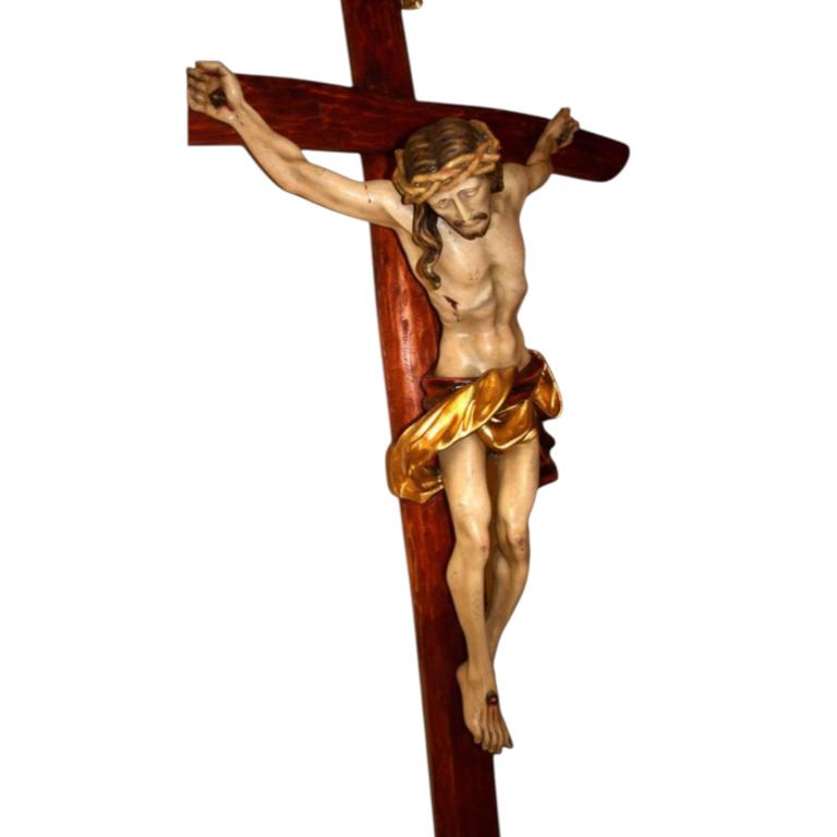 Großes Rundstammkreuz aus echtem Holz – ein ausdrucksstarkes Kreuz mit natürlicher Form und kraftvoller Ausstrahlung. Holz rustikal