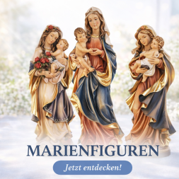 Marianfiguren im sonnigen Garten