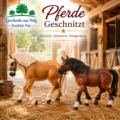 Holzgeschnitzte Pferde aus Holz im rustikalen Pferdestall – hochwertige Holzfiguren2004