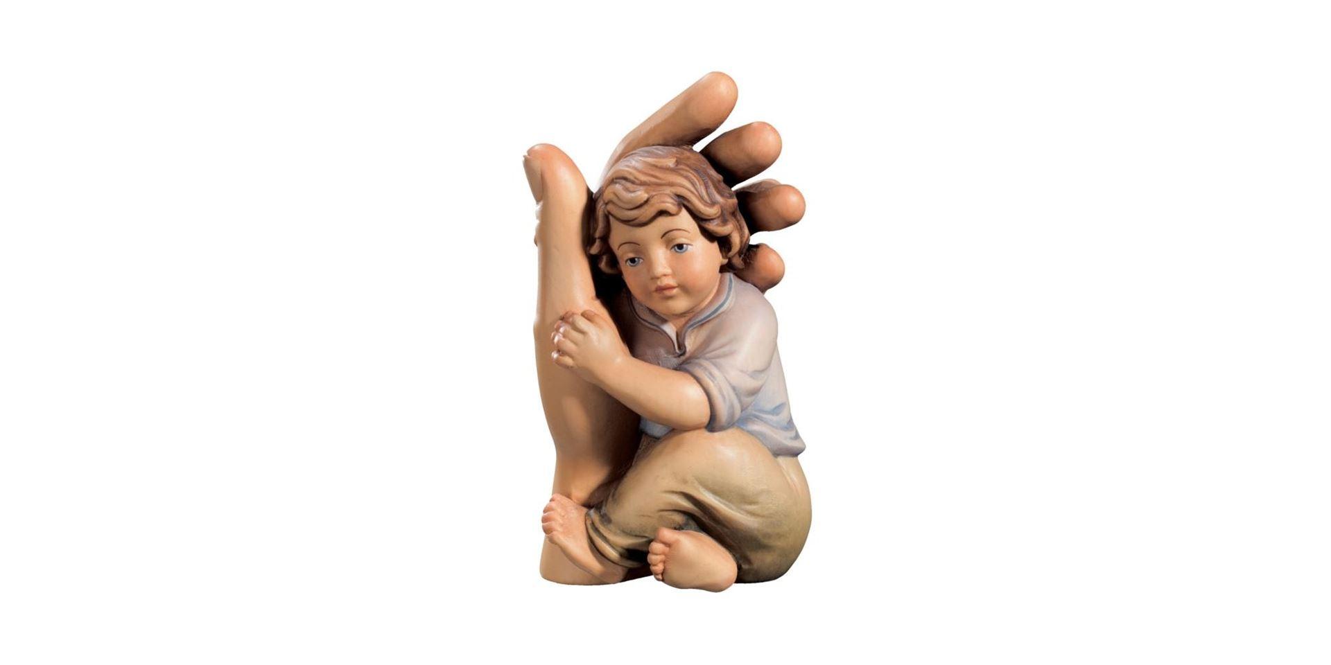 Schuetzende-Hand-mit-Buben--grün--Bemalt