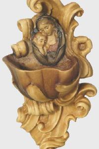 Weihwasser-Becken mit Relief Madonna