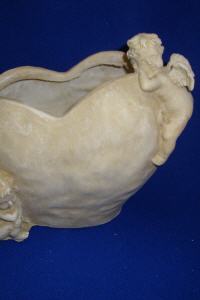 Pflanzschale in Herzform mit Engel